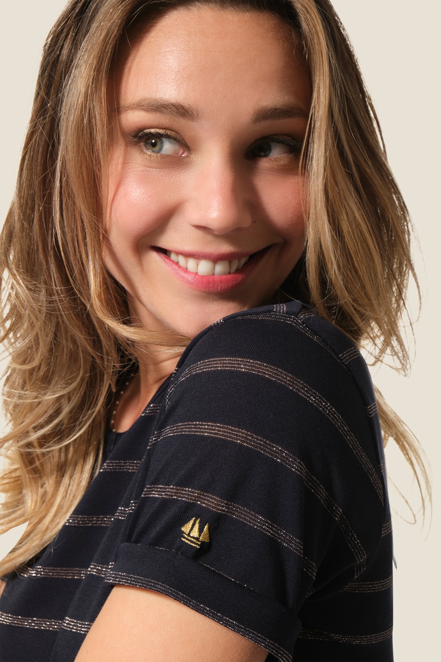 Jolisse: Hublot navy short-sleeved sailor jacket Jolisse : marinière manches courtes Hublot mode marine