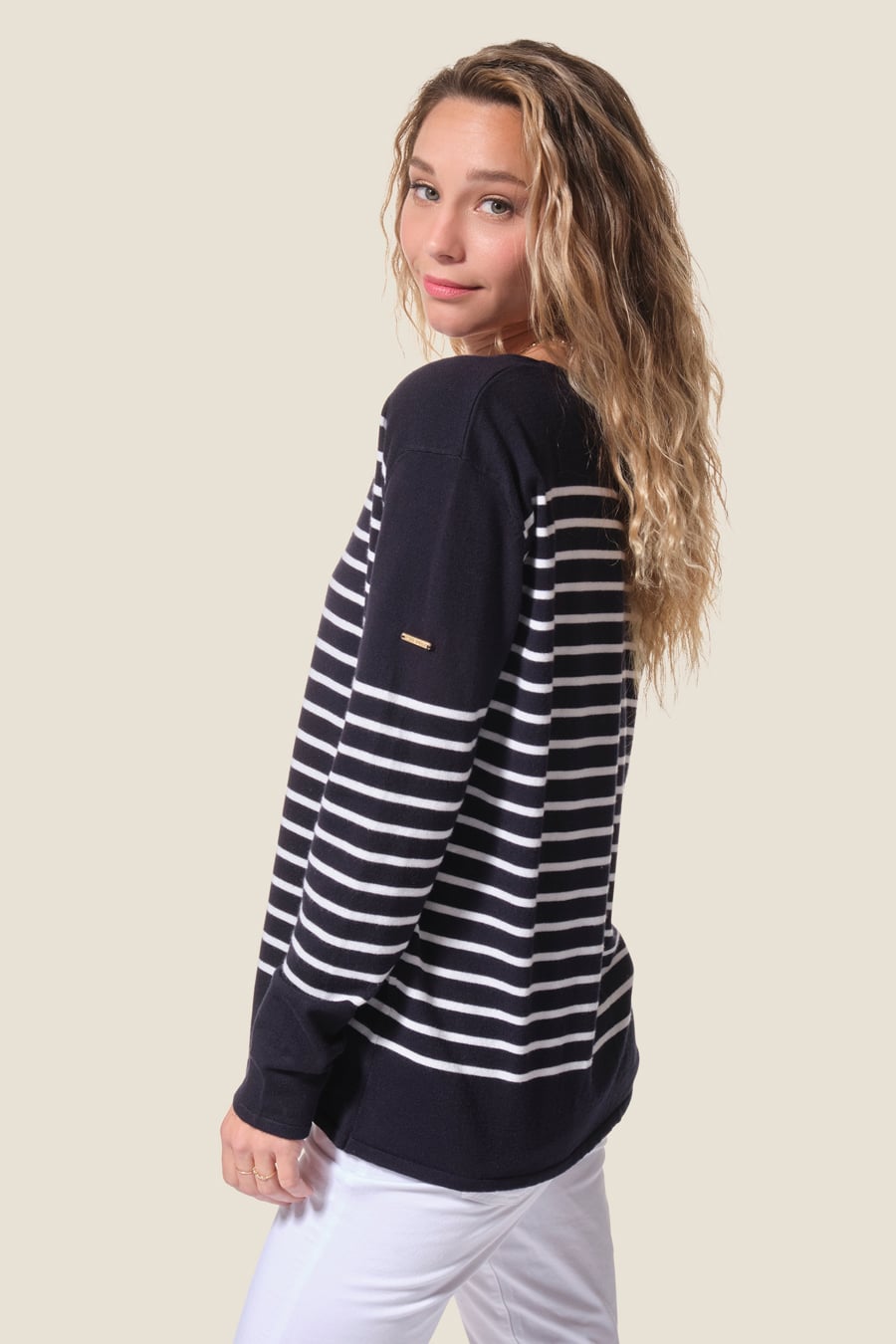 Marise : pull col V oversize Hublot mode marine Marise : pull col V oversize Hublot mode marine