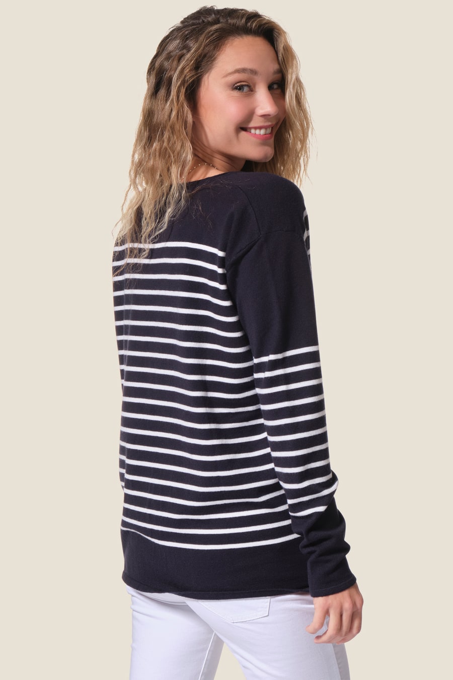 Marise : pull col V oversize Hublot mode marine Marise : pull col V oversize Hublot mode marine