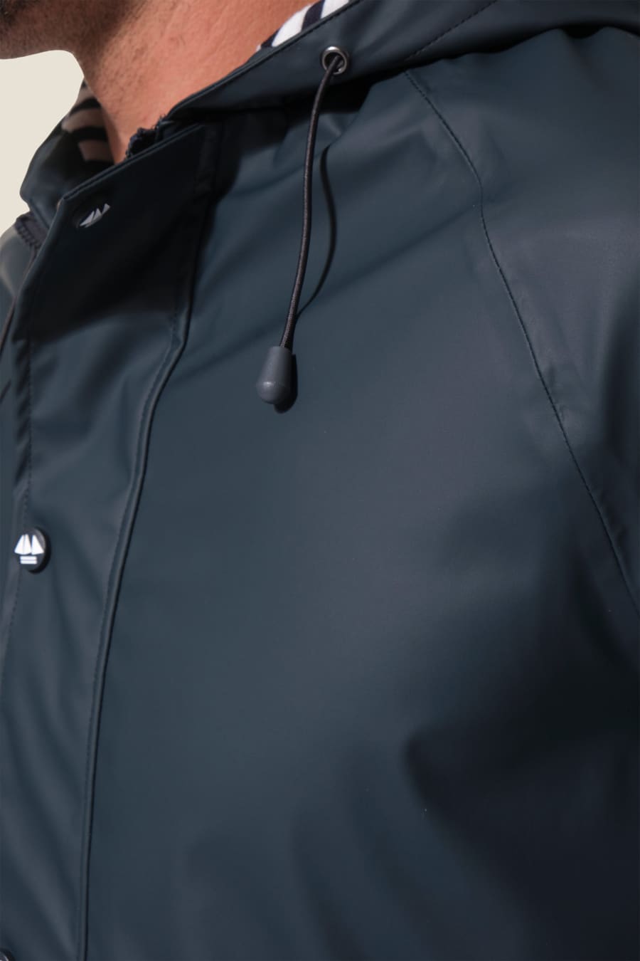 Proue : ciré Hublot mode marine Proue : ciré Hublot mode marine